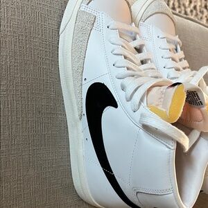 New - Never Worn Nike Women’s Blazer high tops